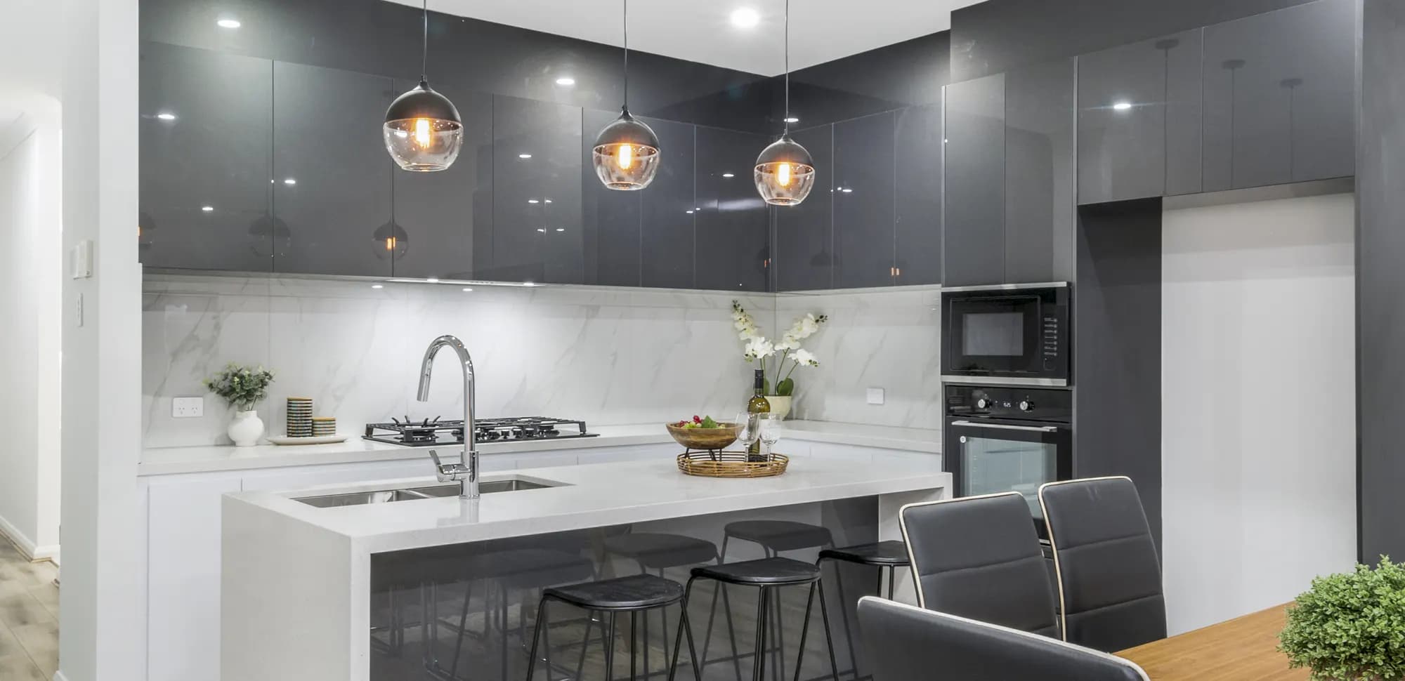 Kitchen and dining interior from the Incredible Homes public image library
